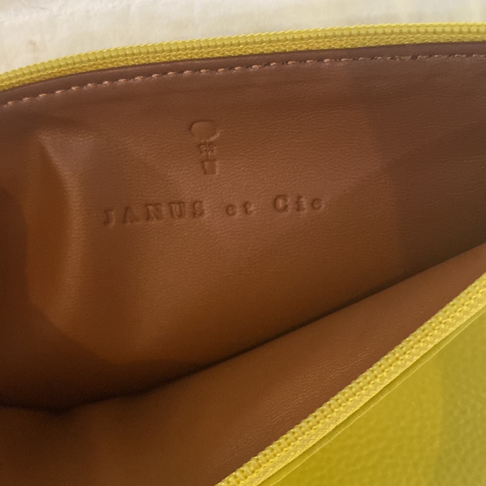 Cosmetic bag - Picture 3 of 4